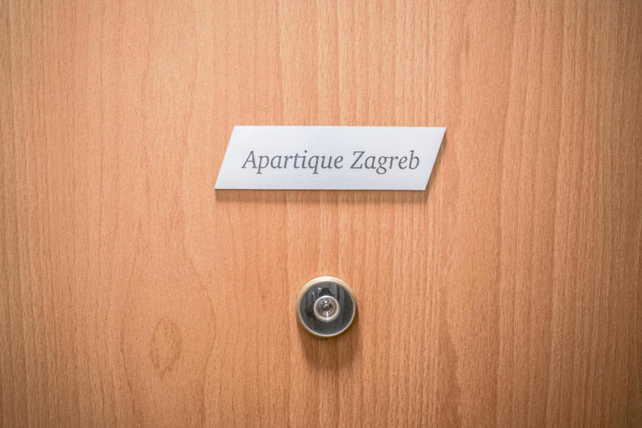 Apartique Zagreb Self Check In! Buitenkant foto